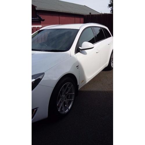 18" AVA Alloy wheels and good tyres 5X120 bought new for my Insignia vgc. WILL FIT BMW