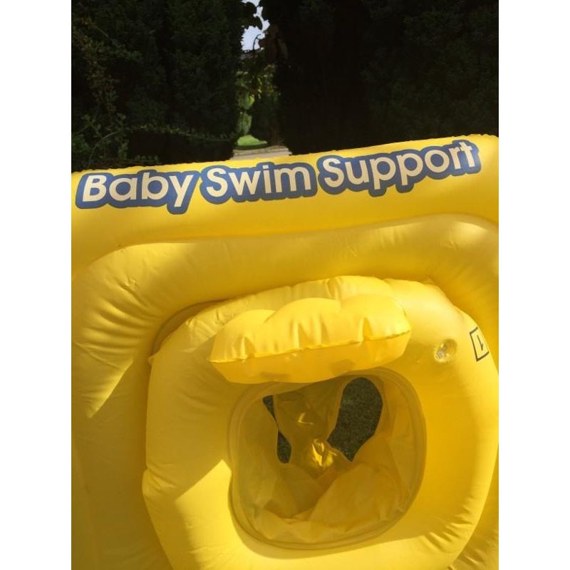 Best way baby swim safe seat