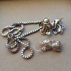 Silver jewellery. New and scrap.