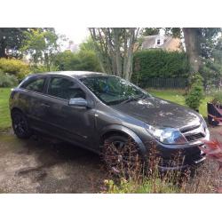 Vauxhall Astra for sale. 1 years MOT. Well maintained 2 previous owners. Perfect 1st car.