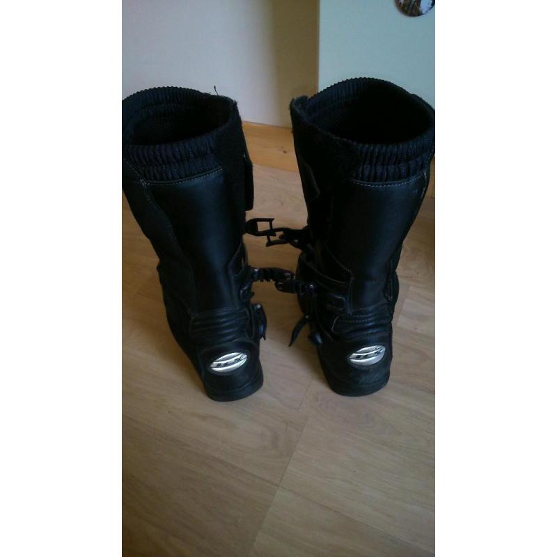 motorcycle boots gore tex size 45