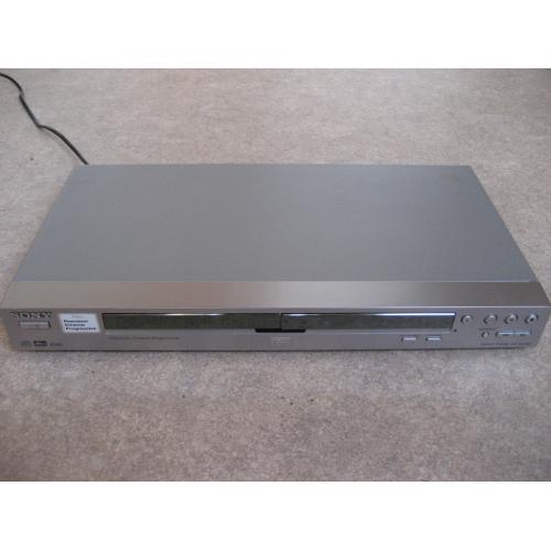 Sony CD / DVD player DVP-NS730P + Free Headphones