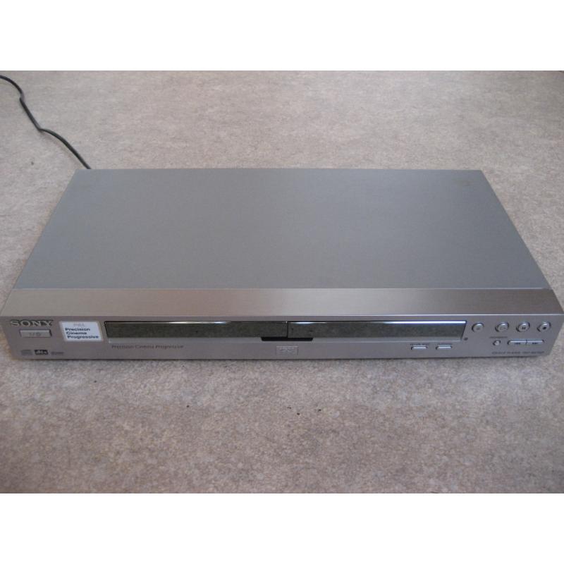 Sony CD / DVD player DVP-NS730P + Free Headphones