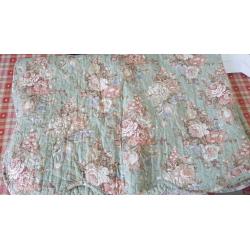Vintage green floral throw/bedspread