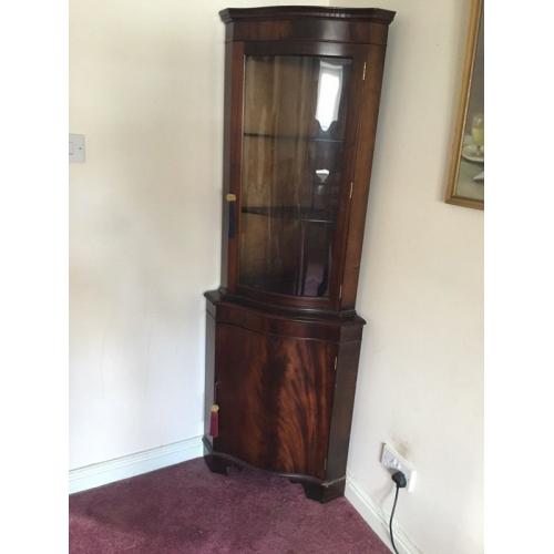Mahogany corner display
