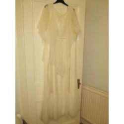 Lovely Ivory chiffon effect nylon wedding dress - 1950's style vintage clothing
