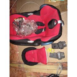 Maxi-Cosi CabrioFix Group 0 Car seat with separate ISO fitting base