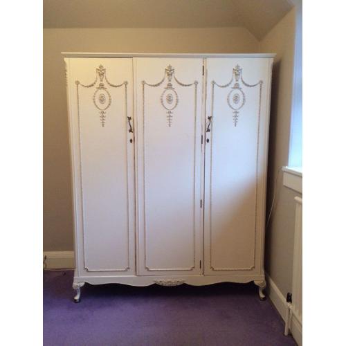 White period wardrobe size 1.50m long 0.55m deep and 1.90m high