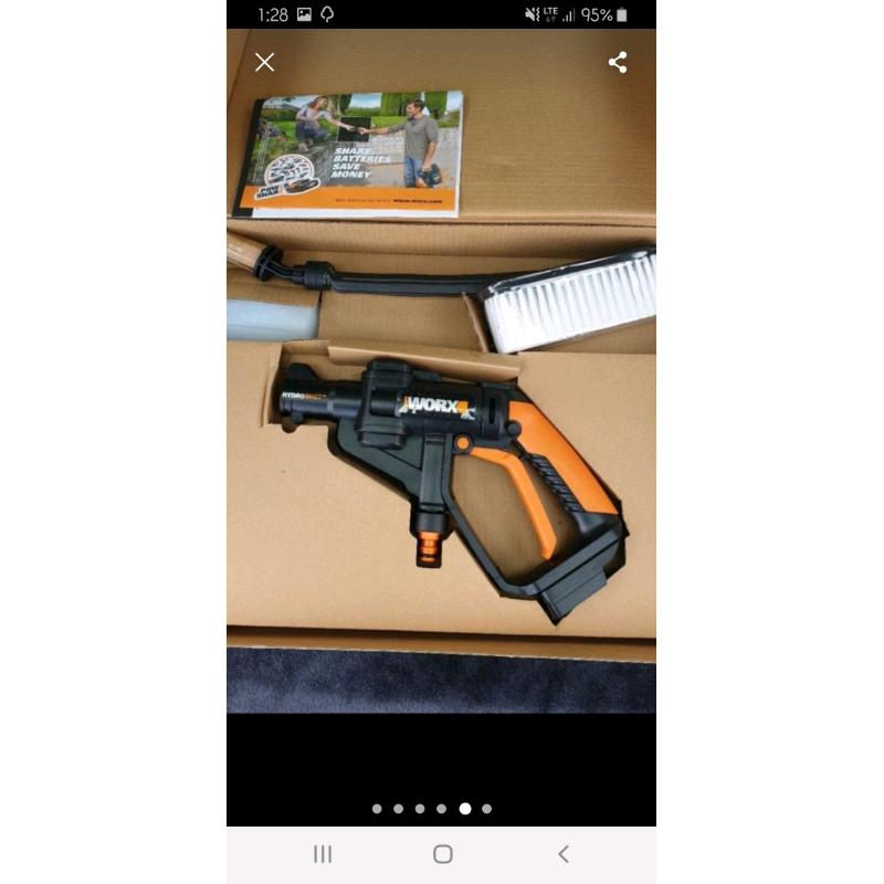 New Worx 20v Hydroshot Pressure Washer 3 extra pieces Soap Dispenser,