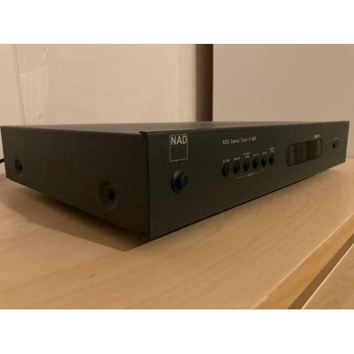 NAD AM/FM Stereo Tuner