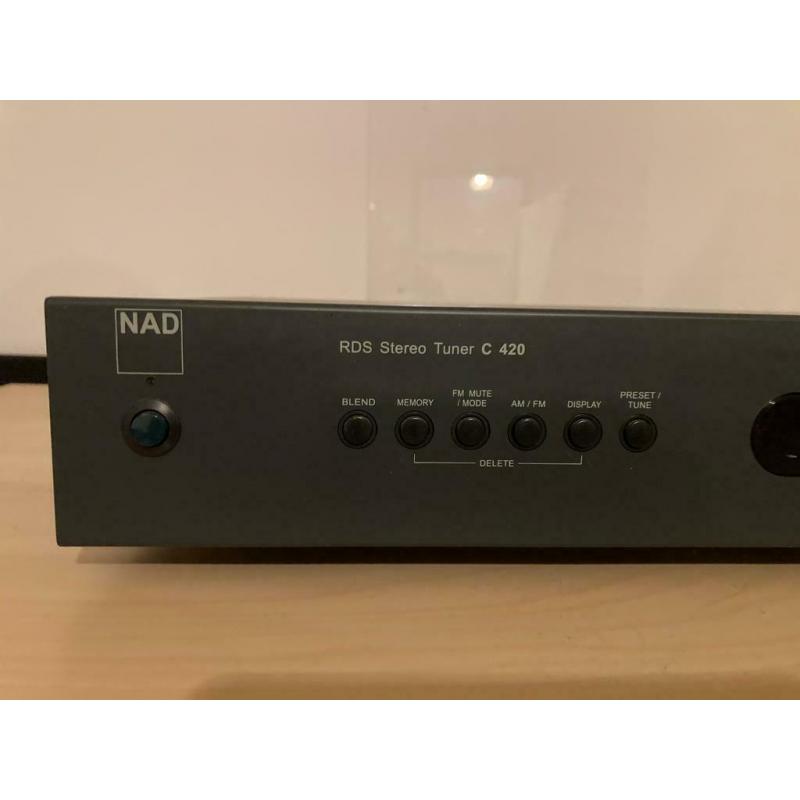 NAD AM/FM Stereo Tuner