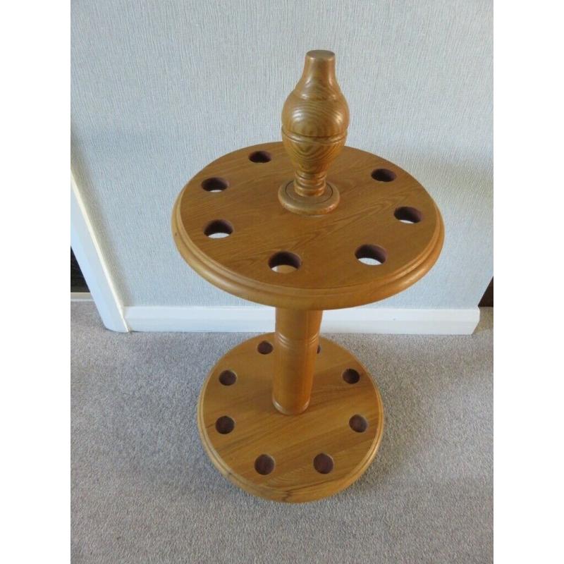Lt.oak freestanding cue rack with 8 cues