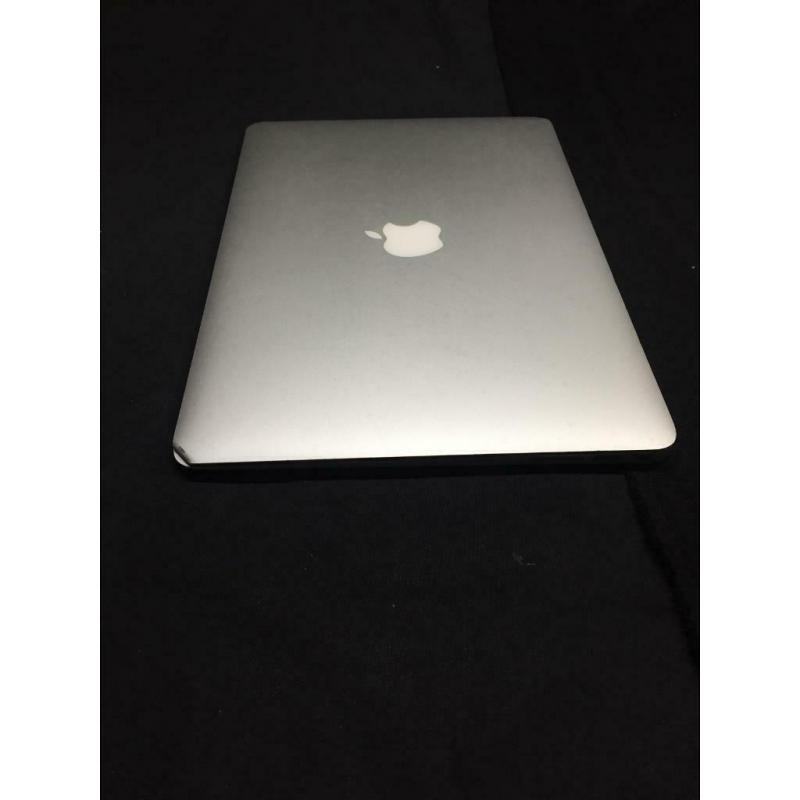 Apple MacBook Air 13? 4gb ram i5