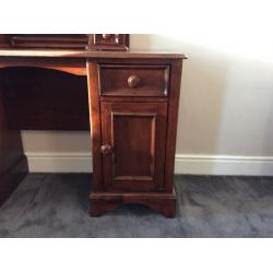 Beautiful Willis & Gambier Dressing Table with Matching Mirror