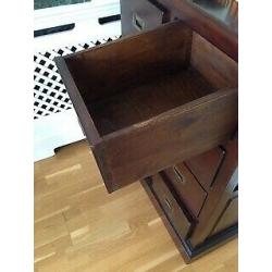 Chest of drawer