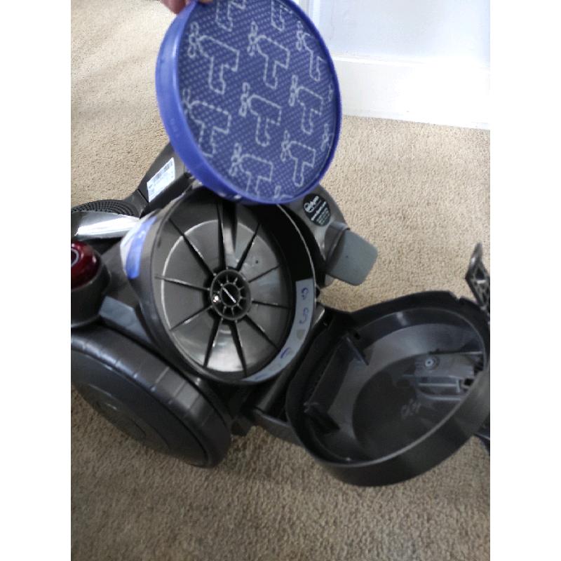 Dyson DC19 vacuum cleaner