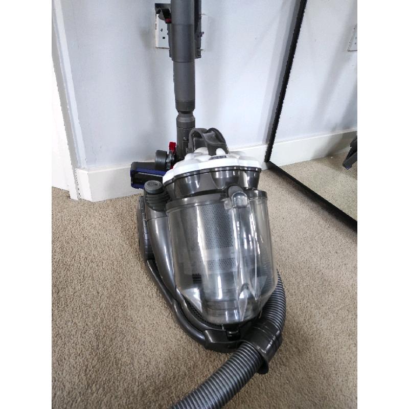 Dyson DC19 vacuum cleaner