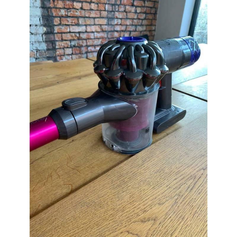 Dyson V6 Absolute
