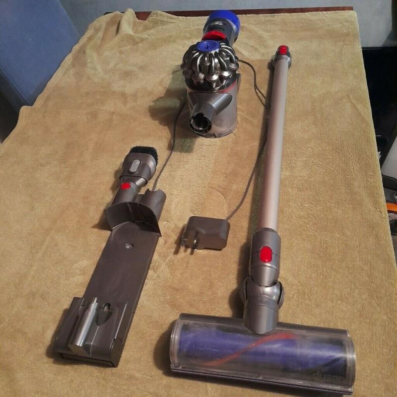 Dyson V8 Animal Handheld Cordless Vacuum Cleaner