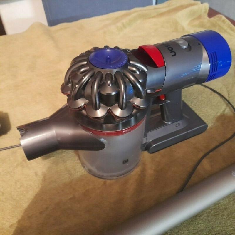 Dyson V8 Animal Handheld Cordless Vacuum Cleaner