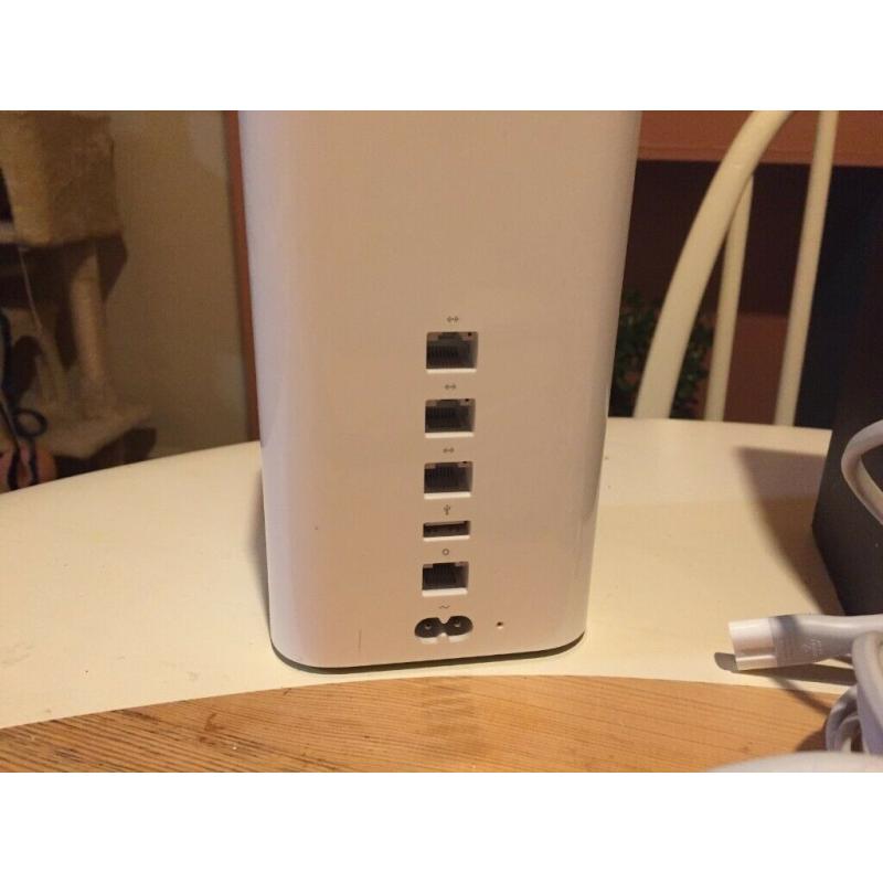 Apple Airport Extreme Router and Apple 1TB Time Capsule Ext. Network Drive
