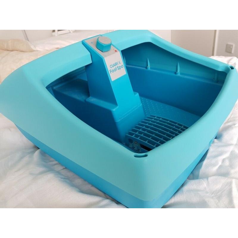 Clairol Foot Spa ? Massaging Foot Bath with rubber feet.