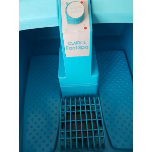 Clairol Foot Spa ? Massaging Foot Bath with rubber feet.