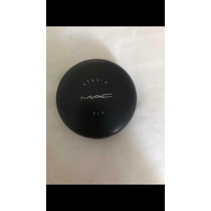 Brand new in wrapper Mac foundation powder