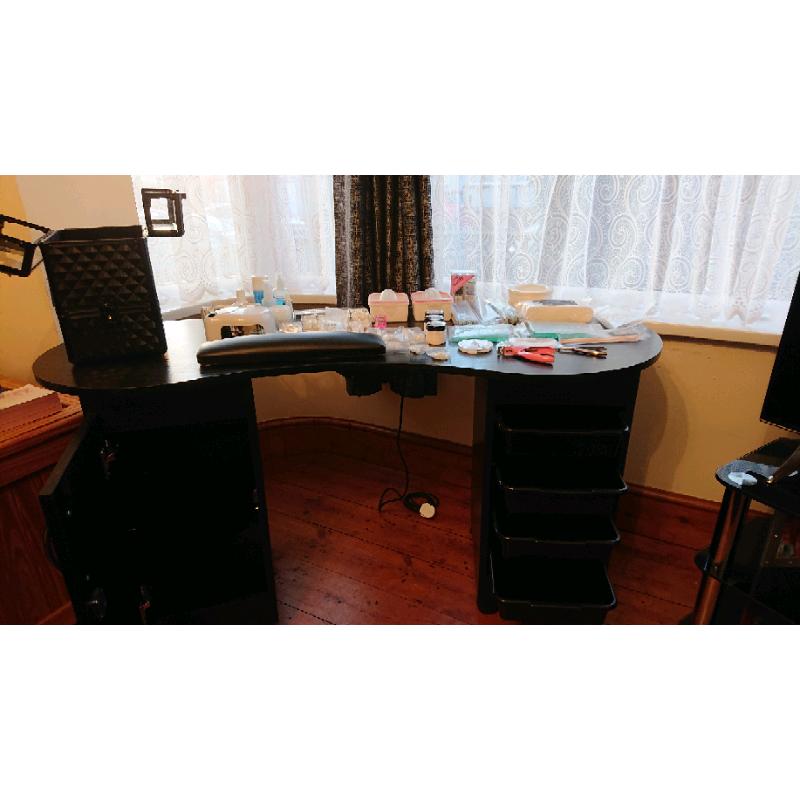 Nail bar and Nail accessories