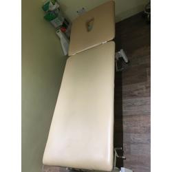 Massage table (electric)