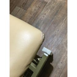 Massage table (electric)