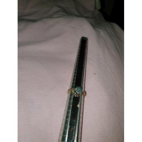 9ct gold diamond and emerald ring