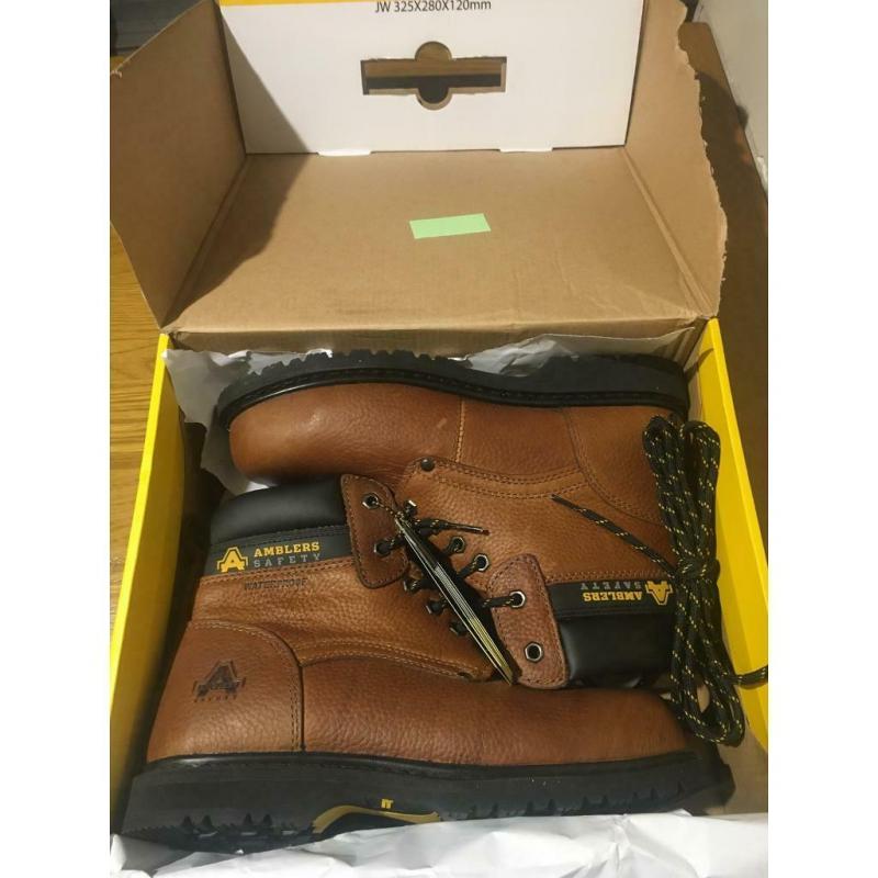 Safety boots! Size 7