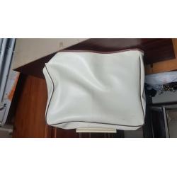 New home cream colour sewing machine ?40