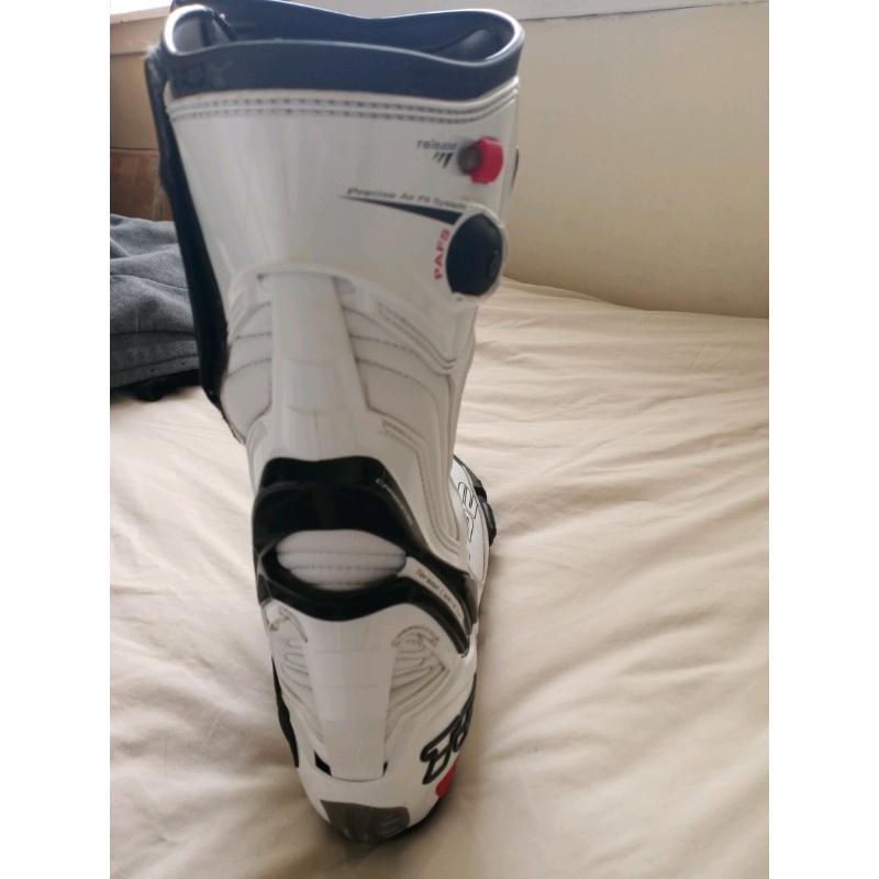 Motorcycle boots