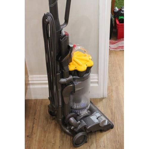 Dyson DC33 Upright Vacuum Cleaner In Good Clean Working Order Collection Is From FY1, Blackpool
