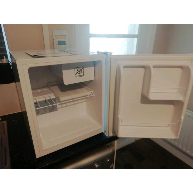 Mini Tabletop Fridge