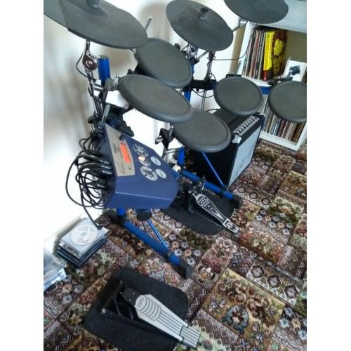 Roland TD6 V drums with Stagg amp