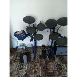 Roland TD6 V drums with Stagg amp