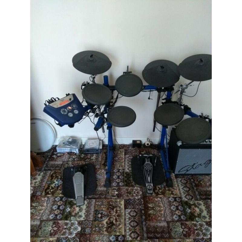 Roland TD6 V drums with Stagg amp