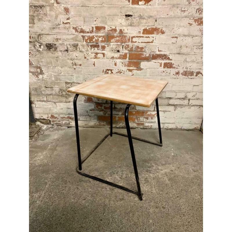 OLD SCHOOL TABLE