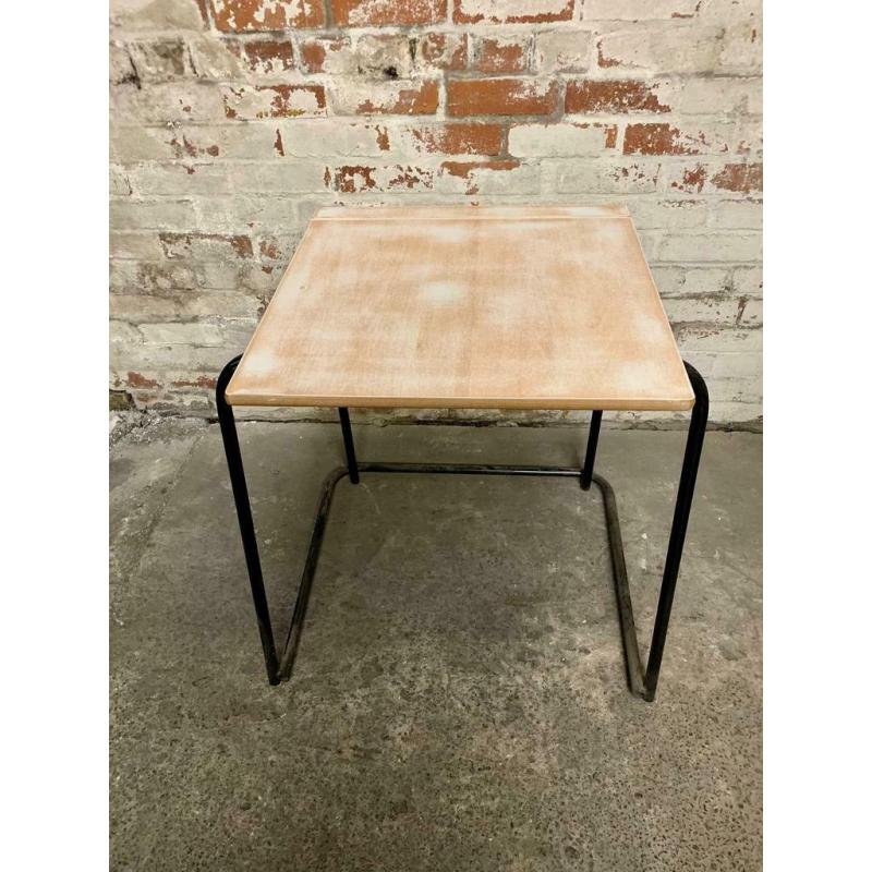 OLD SCHOOL TABLE