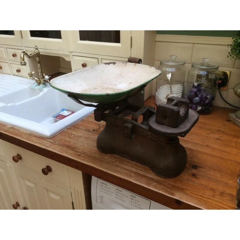 Vintage shop weighing scales