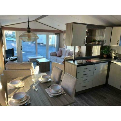 luxury 2 bedroom static caravan for sale at trecco bay / south wales