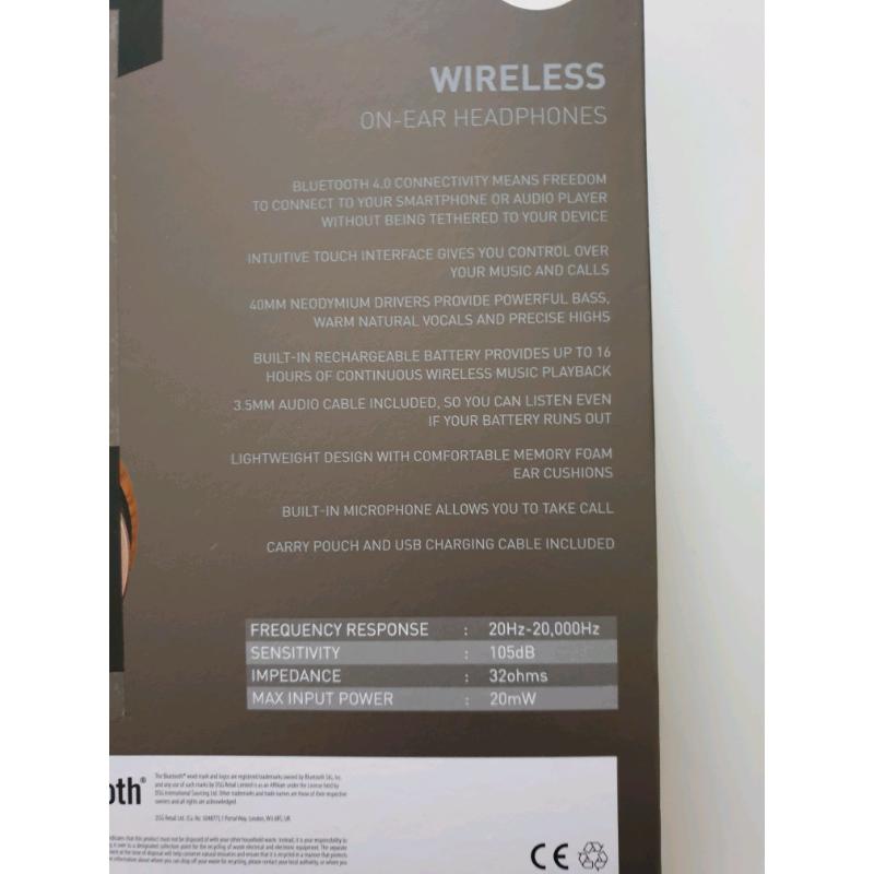 Wireless goji on ear headphones