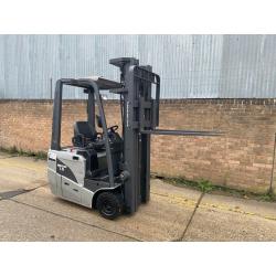 2006 Nissan 1.5t electric forklift. Triple mast