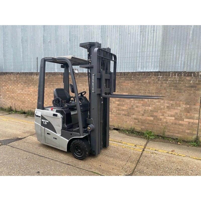 2006 Nissan 1.5t electric forklift. Triple mast