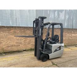 2006 Nissan 1.5t electric forklift. Triple mast