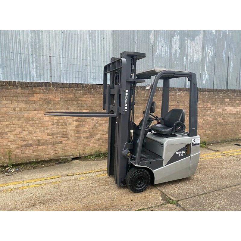 2006 Nissan 1.5t electric forklift. Triple mast