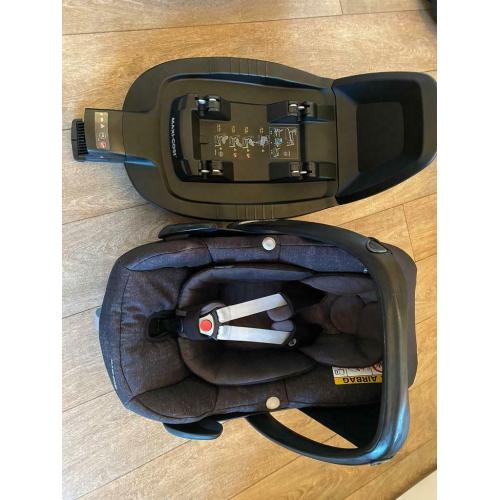 Maxi-Cosi Pebble Pro I-Size car seats with Maxi-Cosi 3wayFix bases.